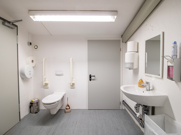 Behinderten-WC (gemeinschaftlich zu nutzen)