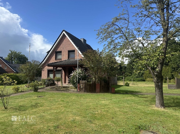 Seitlicher Blick von der Straße 