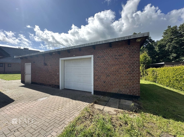 Garage mit Öllagerraum