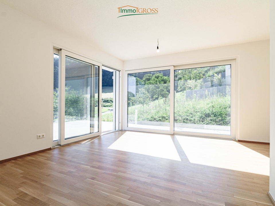 Lichtdurchlutetes Wohnzimmer