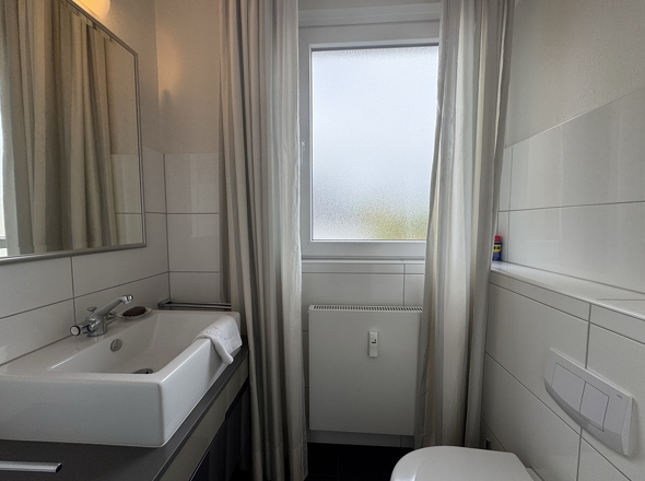 Gäste-WC (ehem. ET-Whg.)