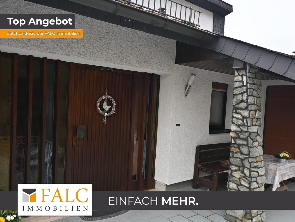 Eingang mit Freisitz