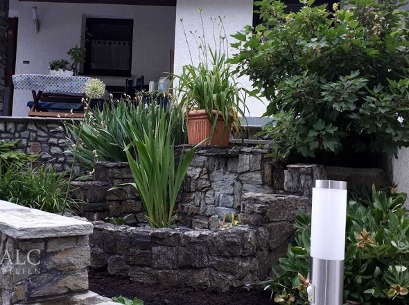 Steingarten+Freisitz