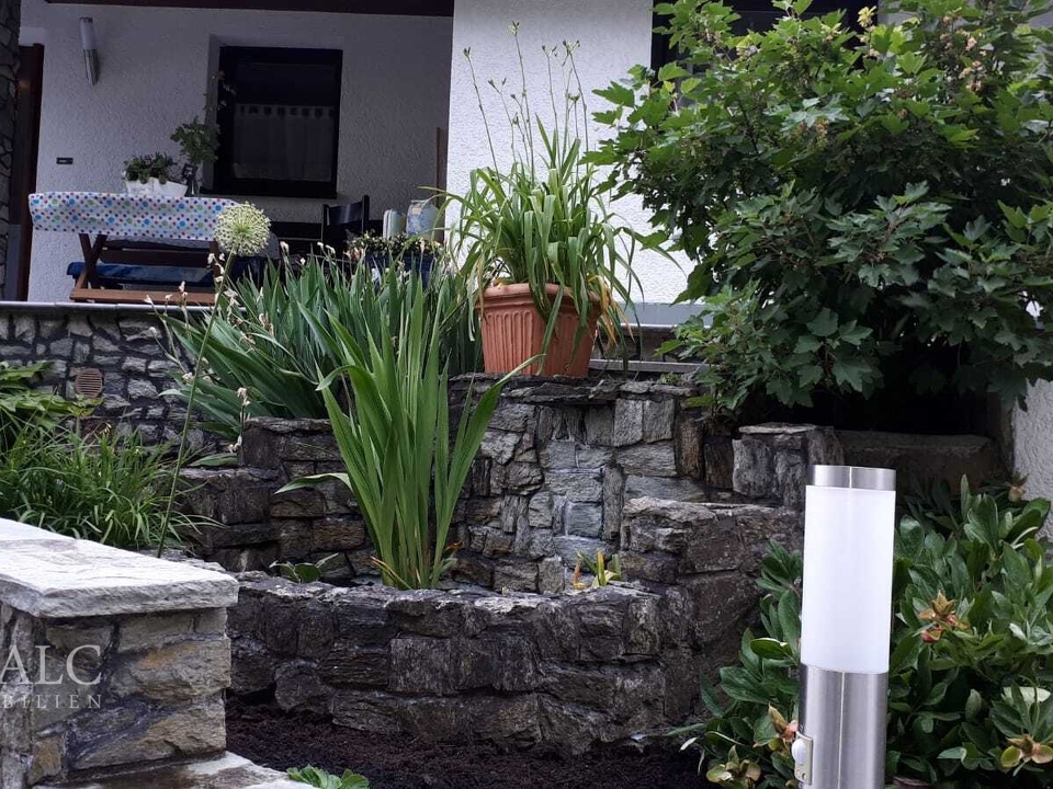 Steingarten+Freisitz