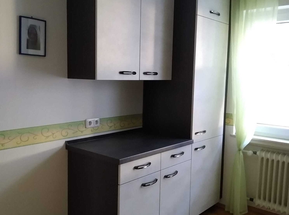 Küchenzeile am Fenster