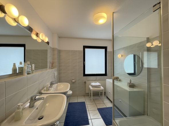 Tageslicht-Duschbad im EG