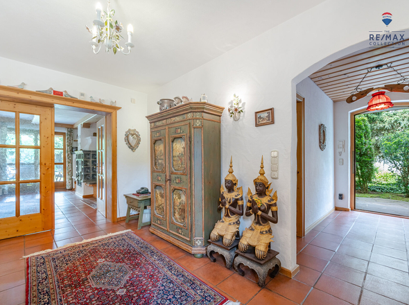 Diele mit Blick zum Wohnbereich