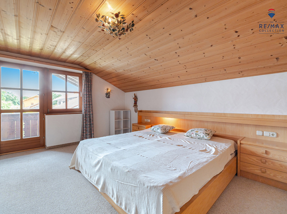 Schlafzimmer (Zimmer 1 - OG)