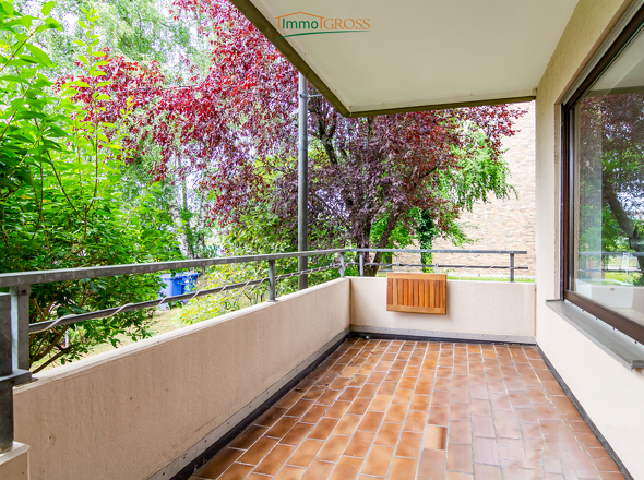 Weitläufiger Balkon zum Entspannen