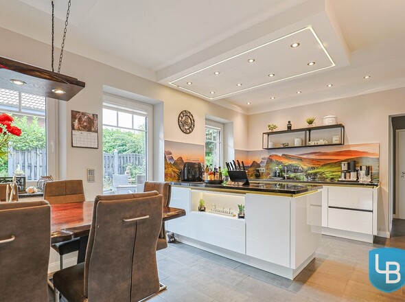 Küche mit Sitzbereich