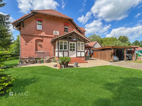 Hausansicht nochmal bearbeitet