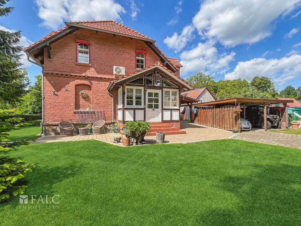 Hausansicht nochmal bearbeitet