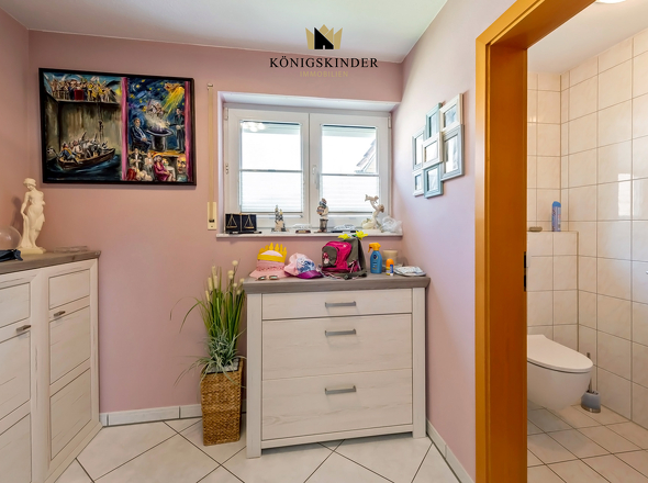 EG: Garderobe und Gäste WC