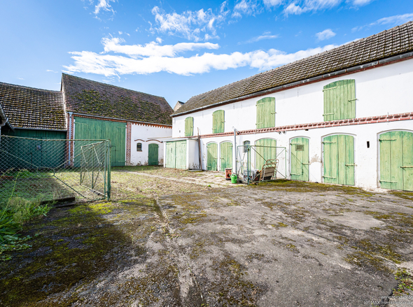 Stallungen & Scheune 