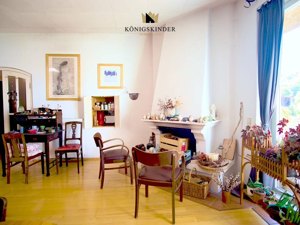 Wohnzimmer mit Kamin