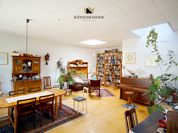 Kaminzimmer mit Sonnenterrasse und Oberlichter