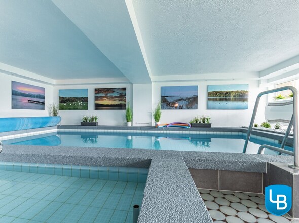 Innenpool und Tretbecken