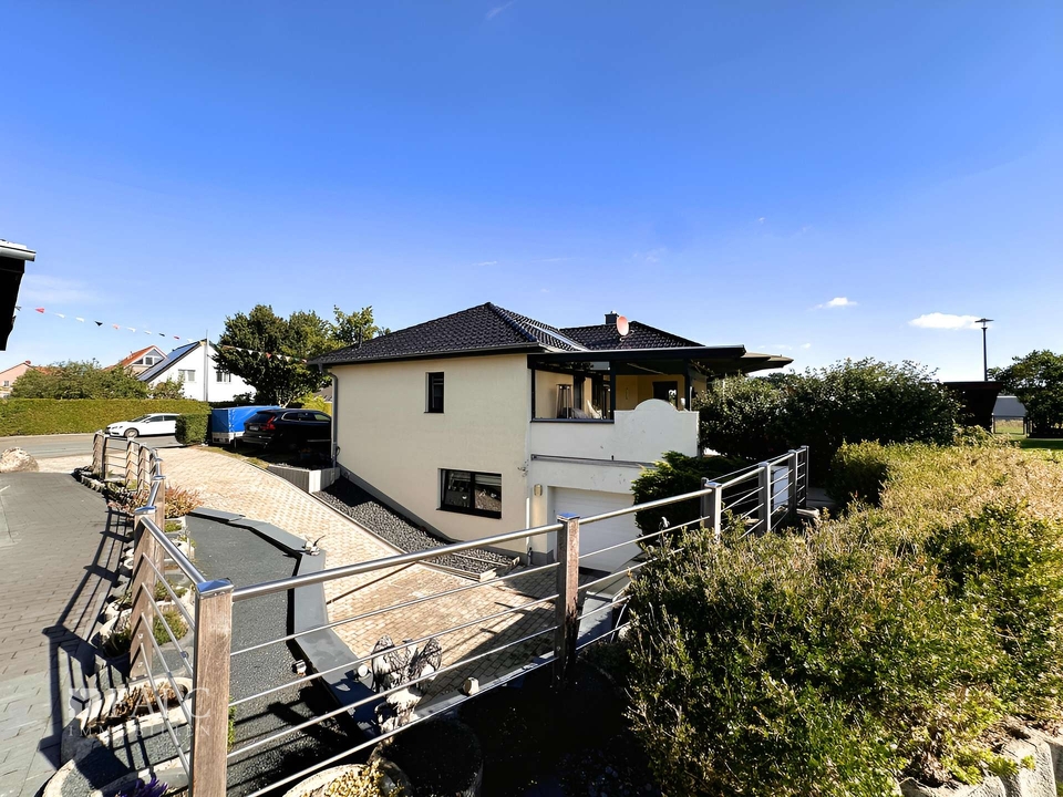 Tiefgarageneinfahrt Hofansicht