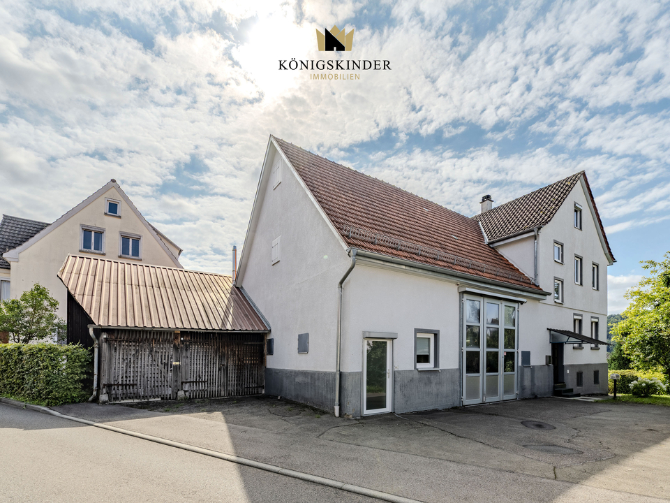 Viel Platz auch vor dem Haus