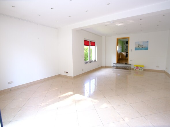 heller großer Wohnraum 