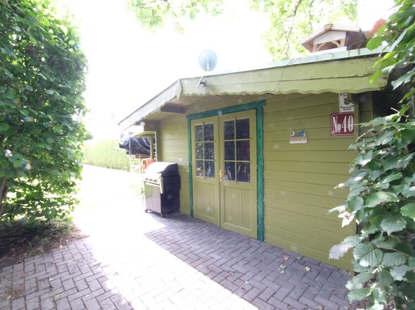 Holzpartyhaus im Garten