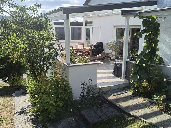 überdachte Terrasse