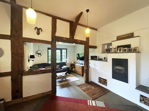 Heimeliges Wohnzimmer-Separee mit Kaminofen 