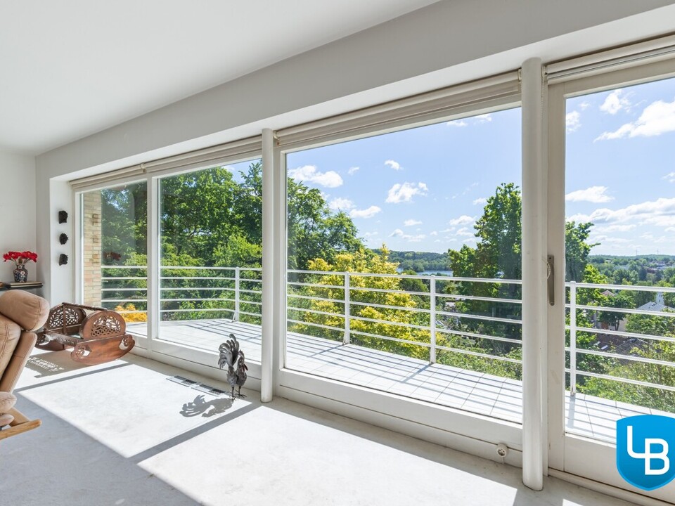 Fensterfront mit Blick auf den Schöhsee
