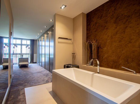 11123A Badewanne u. Ankleide