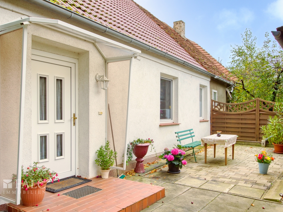 Hauseingang mit Sitzecke