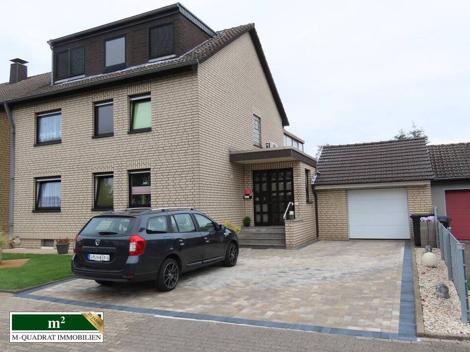 Front-/ Seitenfassade