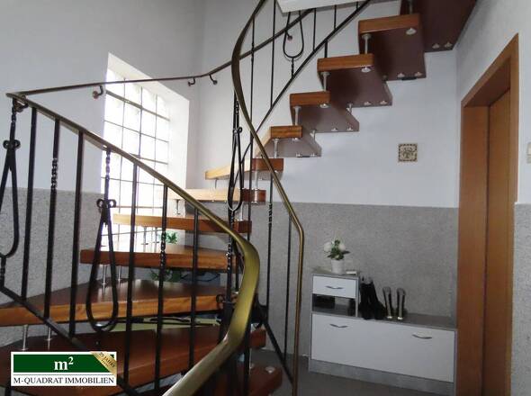 Treppenhaus z. DG
