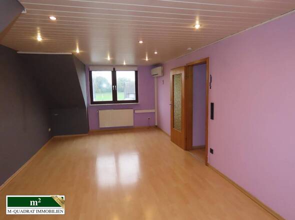 Wohn-/ Schlafraum DG