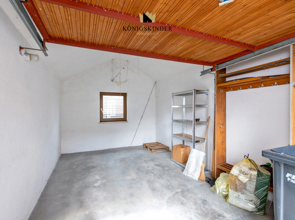 Zuerst mal ein kurzer Blick in die Garage...