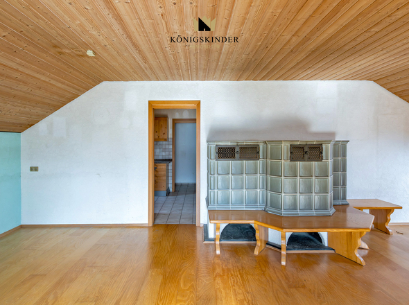 ...mit gemütlichem Kachelofen und...