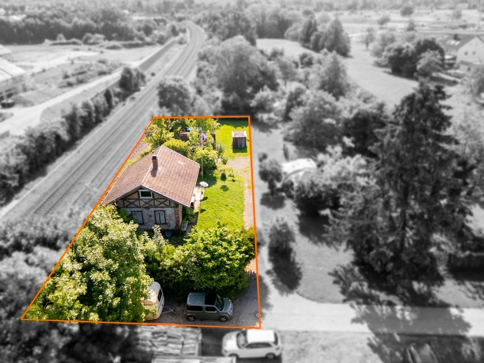 Grundstück von oben mit Möglichkeit eine weitere Hälfte dazuzumieten