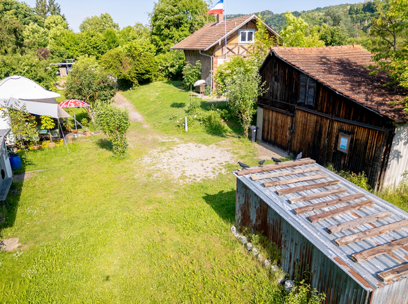 Das Haus und die Scheune...