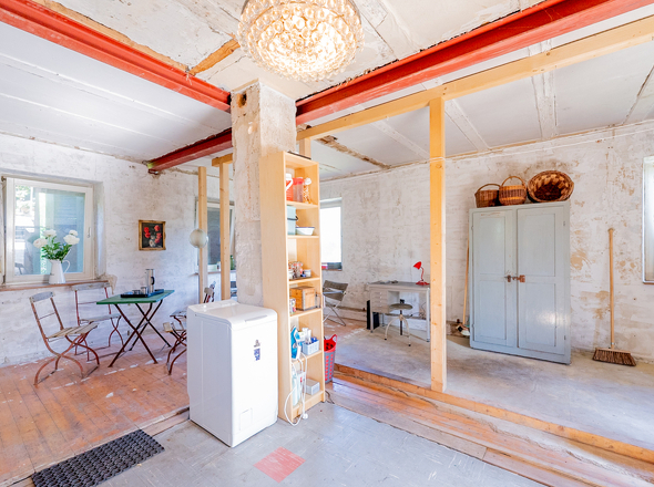 Offene Räume mit Möglichkeiten zum Modernisieren