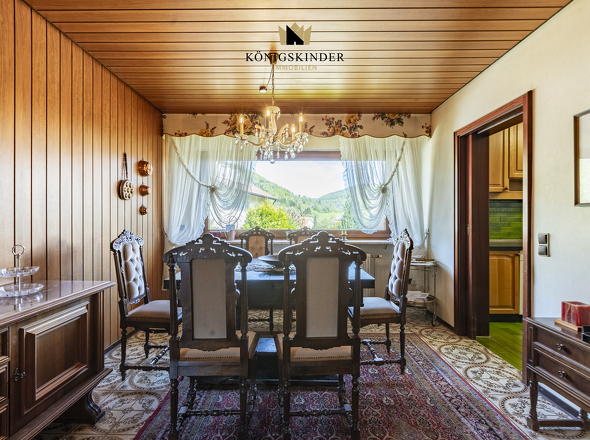 Essbereich mit Kücheneingang