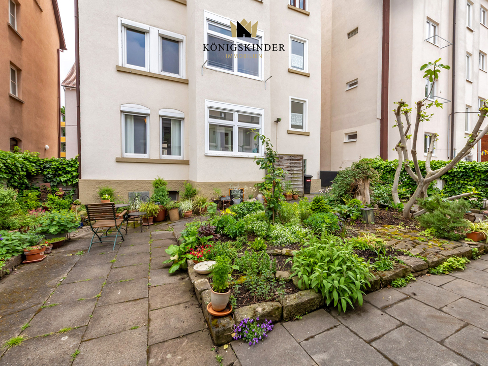 Grünfläche zum Haus gehörend