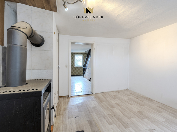 Alte Küche zum Modernisieren und Gestalten.