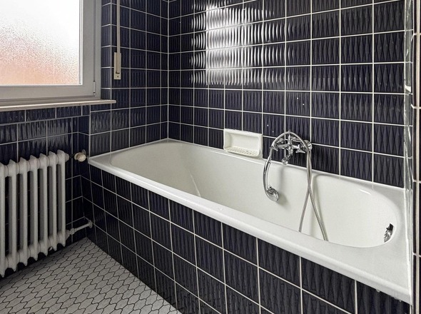 mit Wanne und Dusche