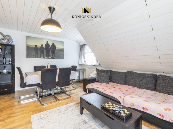 Helles und freundliches Wohnzimmer