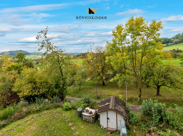 ...das sehen Sie, wenn Sie aus dem Dachzimmer schauen...
