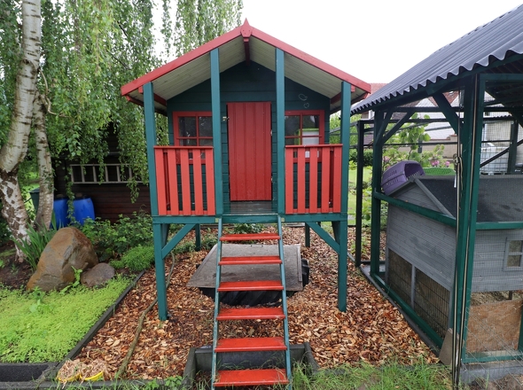 Baumhaus "Hier wird gelacht und gespielt"