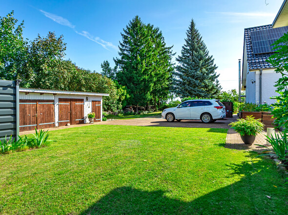 Blick zur Straßeseite