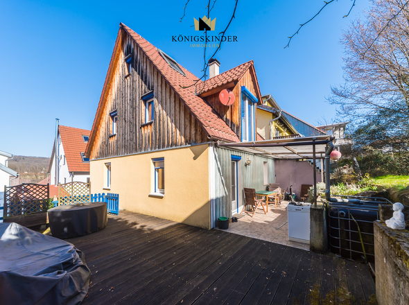 Terrassen mit direktem Zugang in den Garten