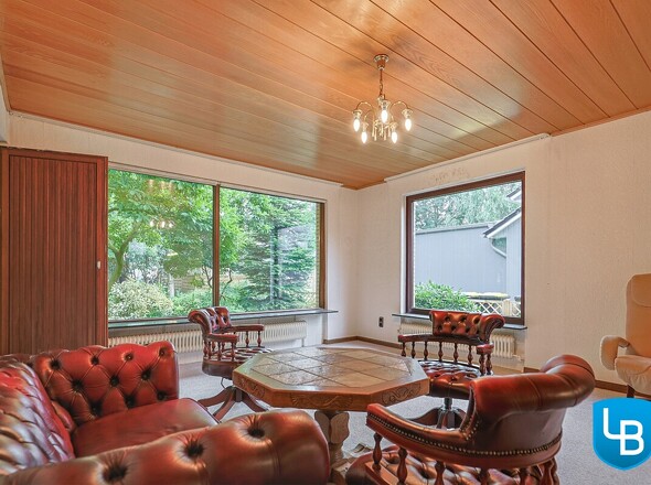 ..mit großen Fensterflächen 