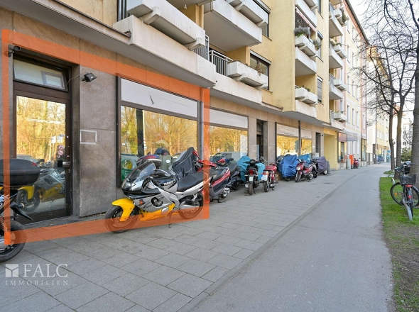 Ladenfront -  Blick Nord