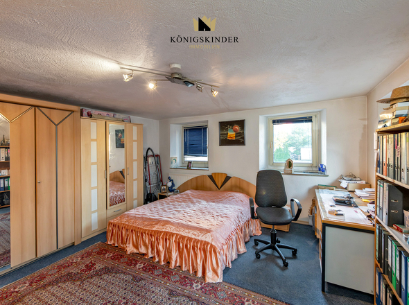 Gleich rechts am Flur das Arbeitszimmer - kann man auch anders nutzen... 